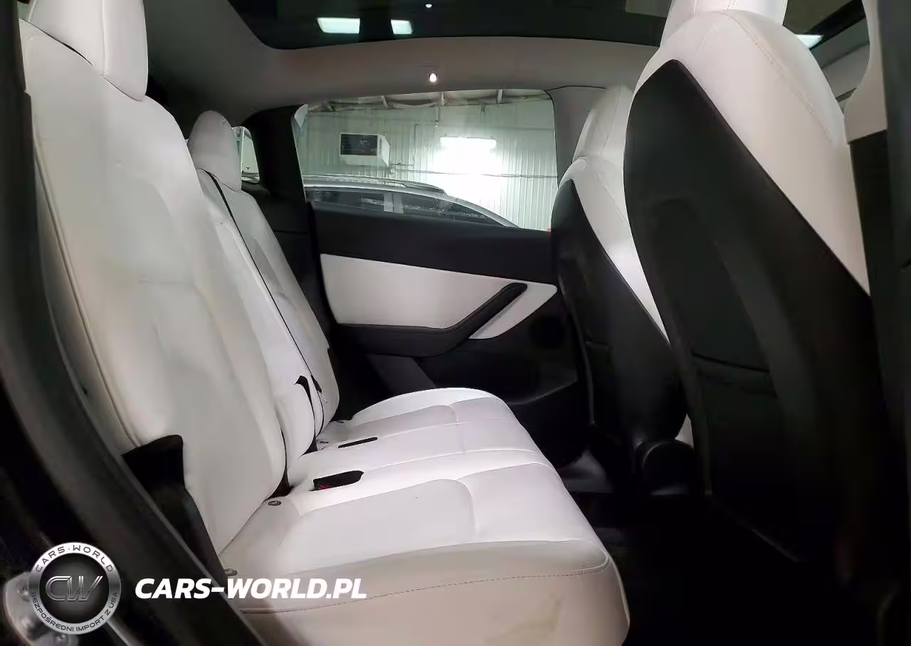 2022 Tesla Model Y VIN:7SAYGDEF0NF382724 - 11
