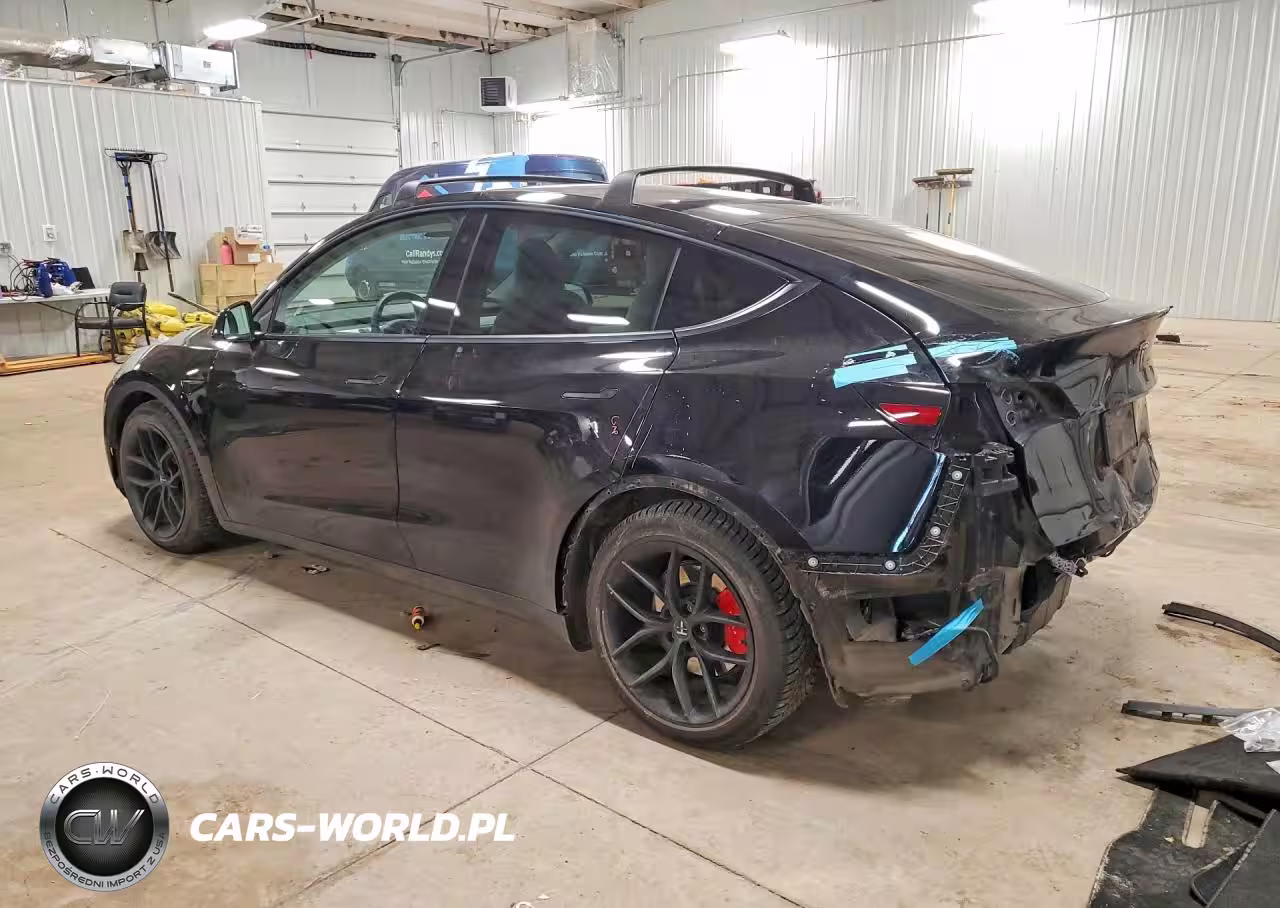 2022 Tesla Model Y VIN:7SAYGDEF0NF382724 - 2