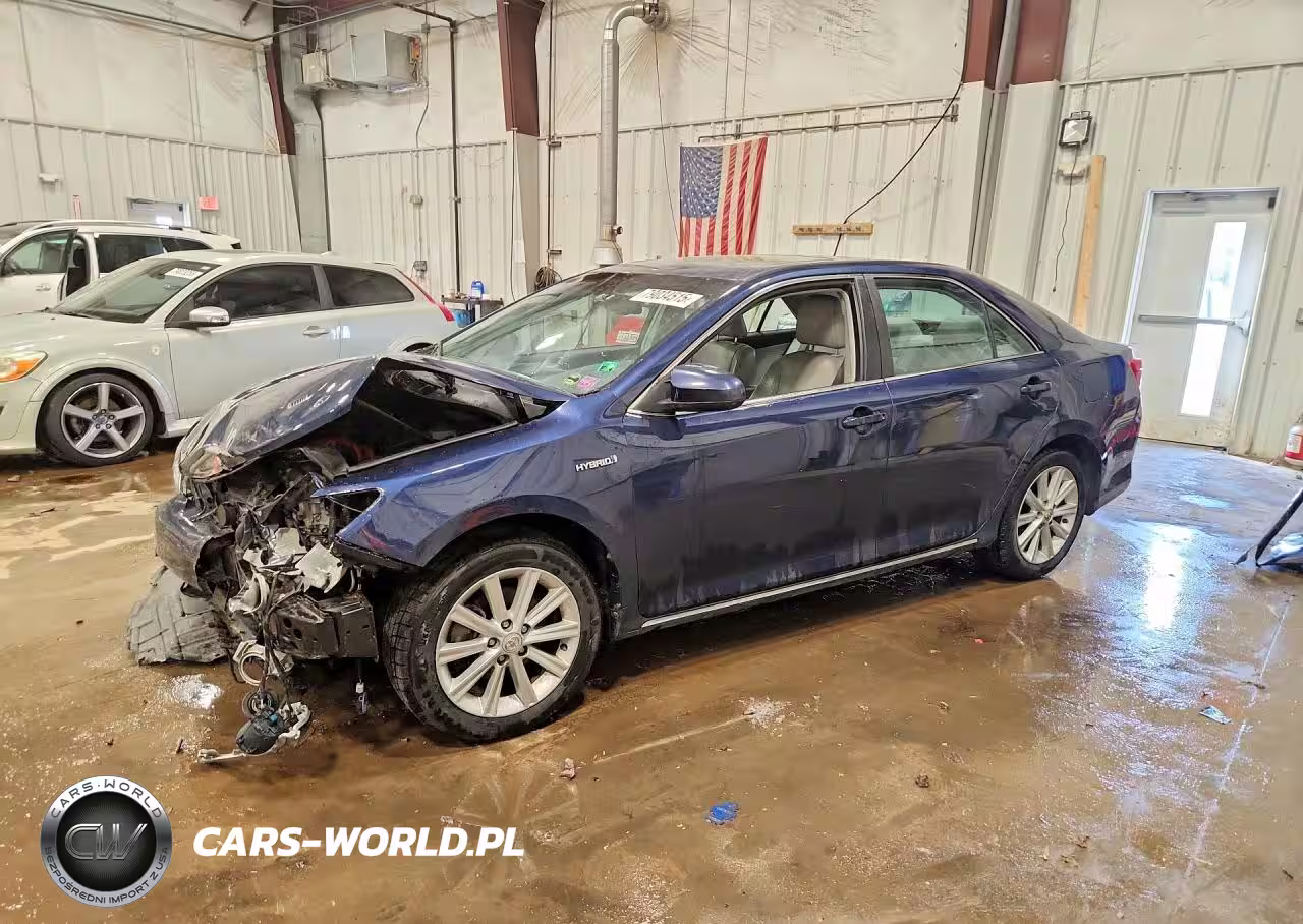 2014 Toyota Camry Hybrid Xle