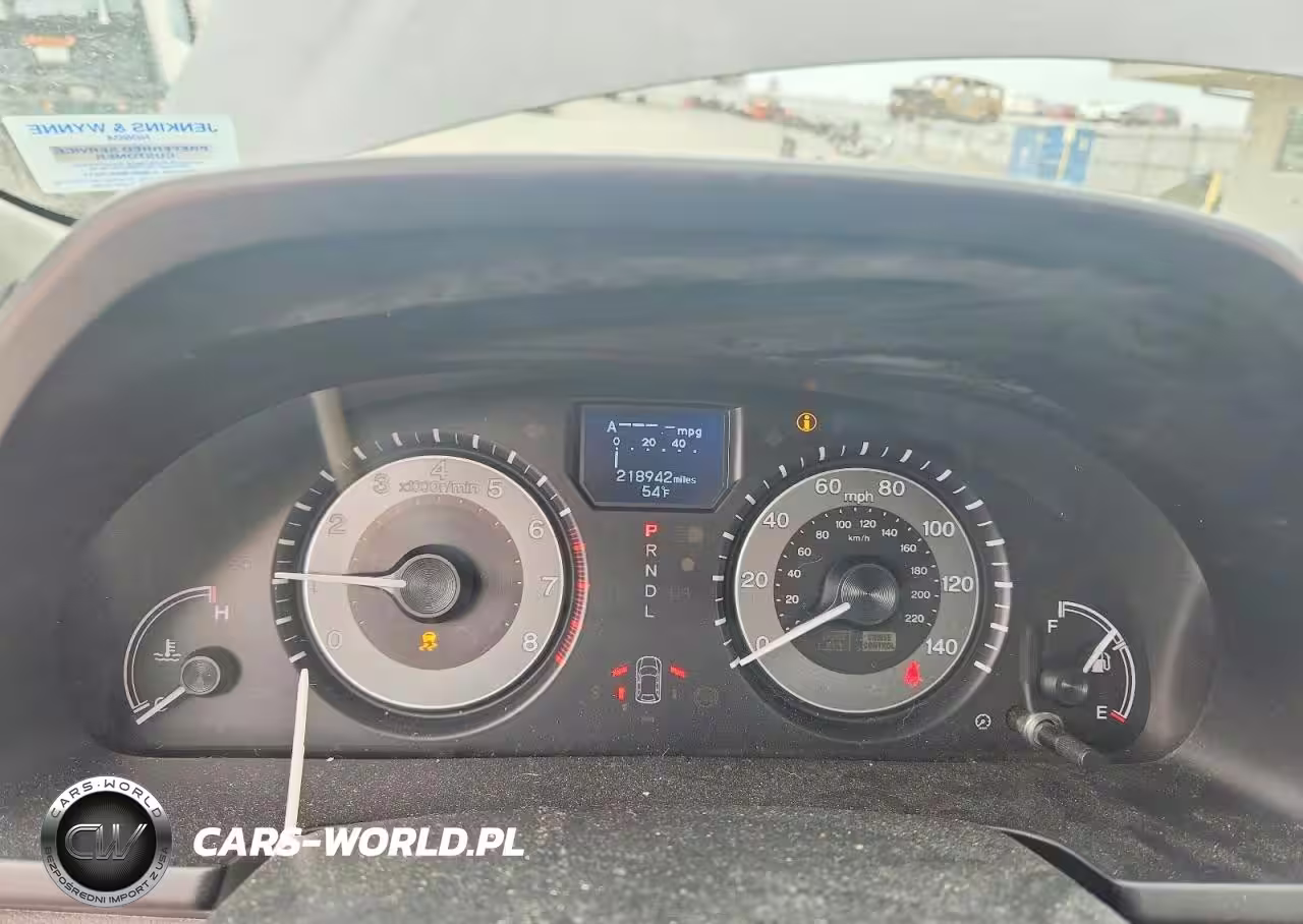 2015 Honda Odyssey Touring VIN:5FNRL5H98FB071827 - 9