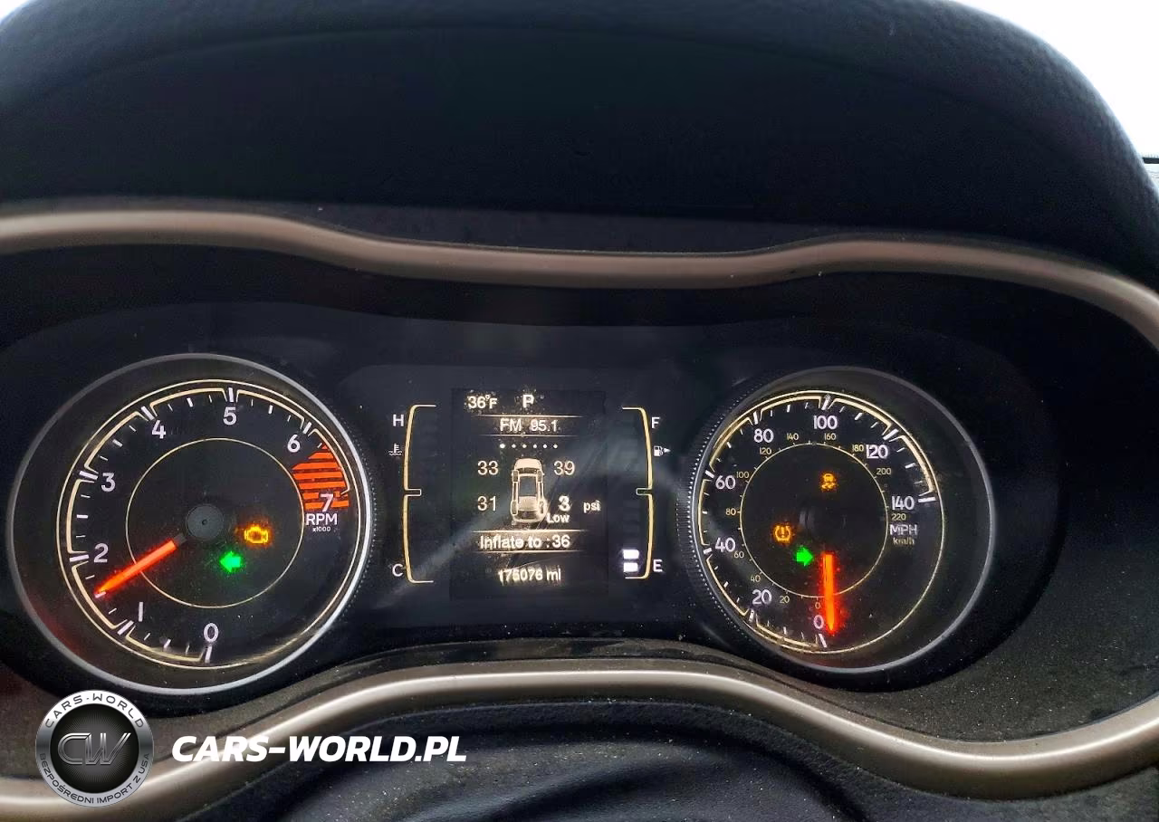 2016 Jeep Cherokee Sport VIN:1C4PJMAB3GW109692 - 9