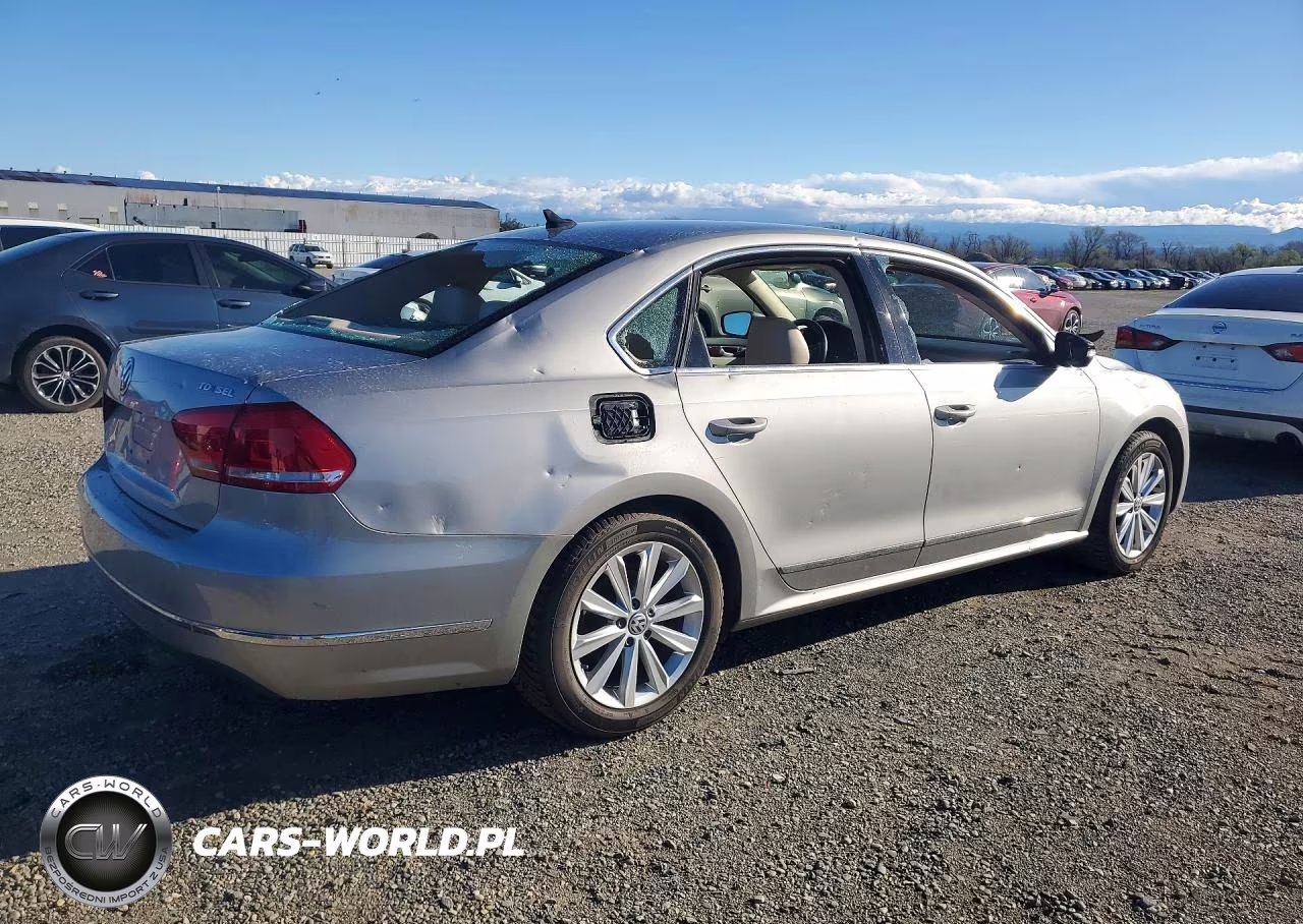 2013 Volkswagen Passat Sel VIN:1VWCN7A34DC110678 - 3