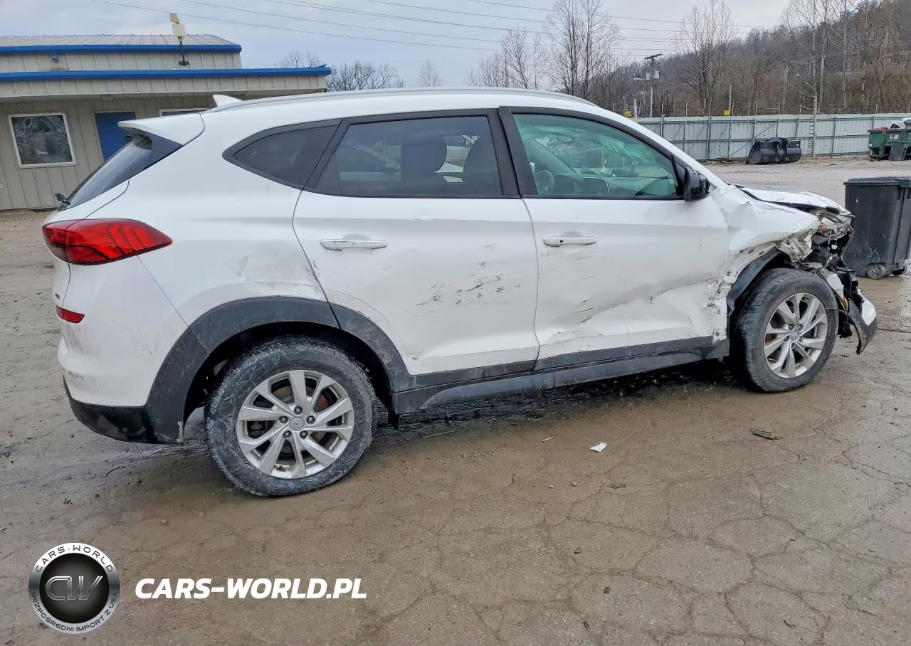 2019 Hyundai Tucson Value VIN:KM8J3CA45KU983814 - 3