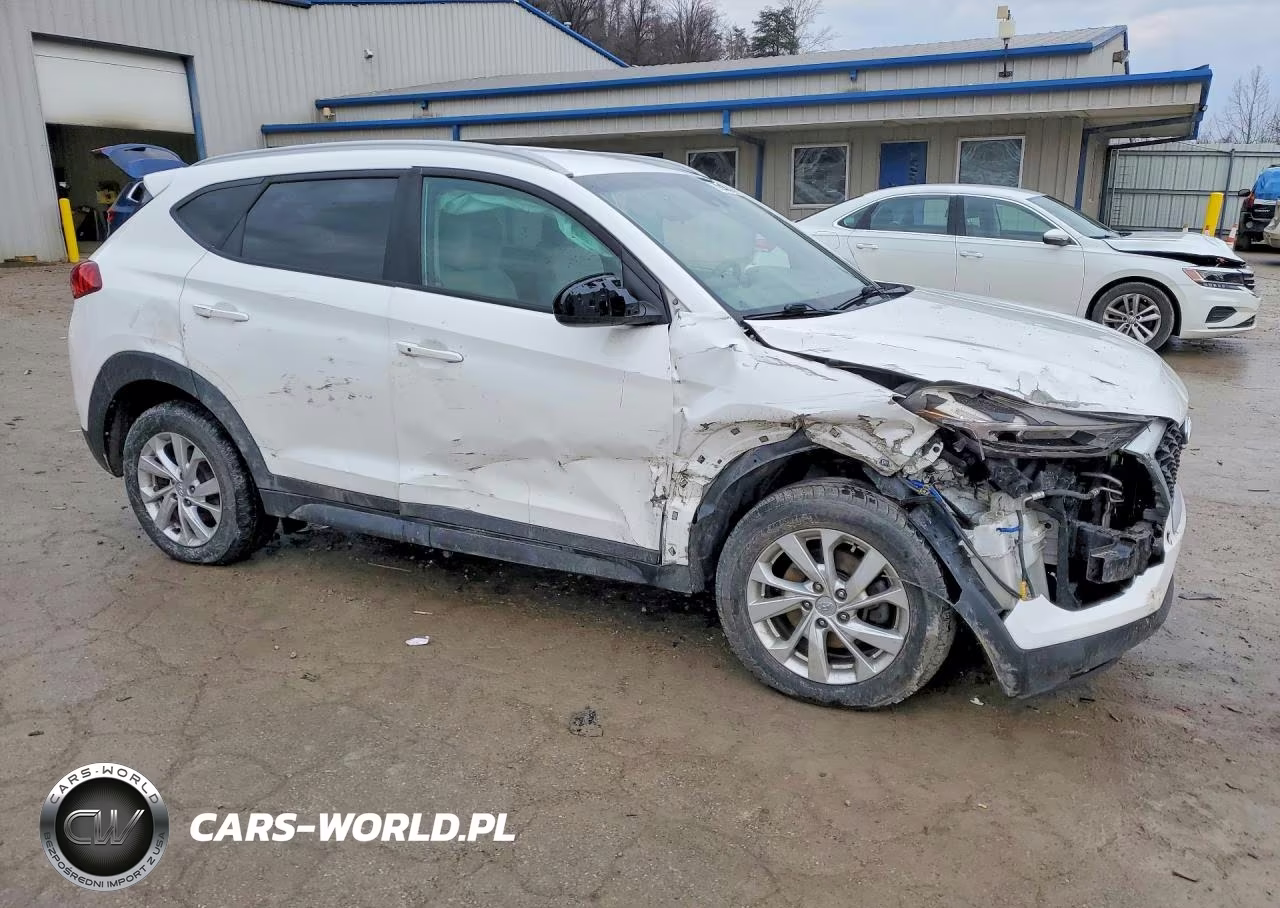 2019 Hyundai Tucson Value VIN:KM8J3CA45KU983814 - 4