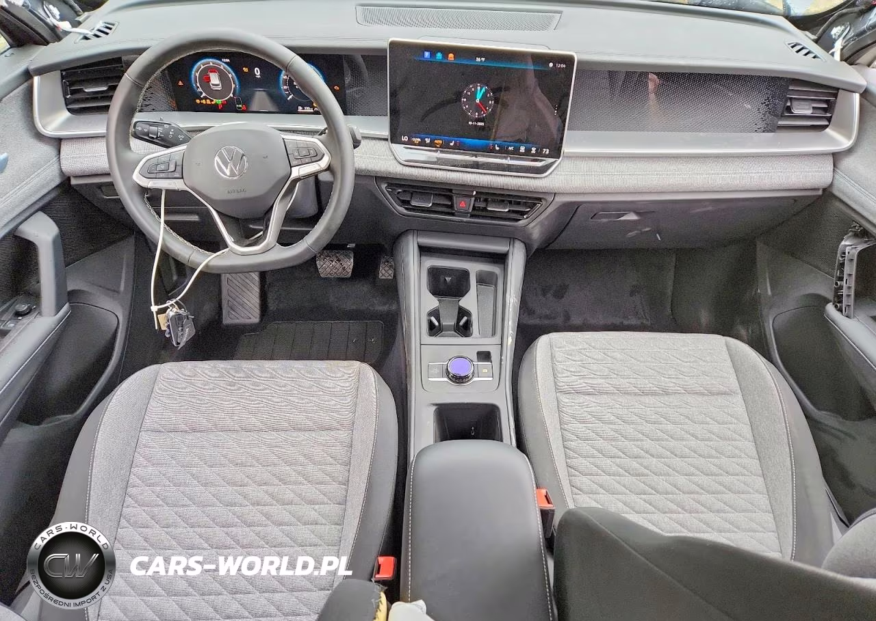 2025 Volkswagen Tiguan S VIN:3VVBR7RM1SM070105 - 8