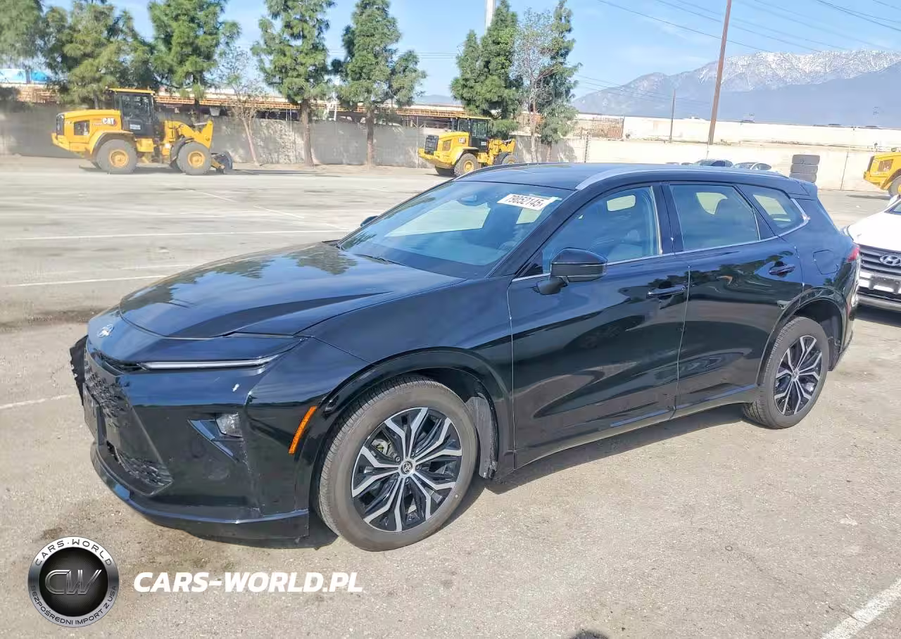 2025 Toyota Crown Signia Xle