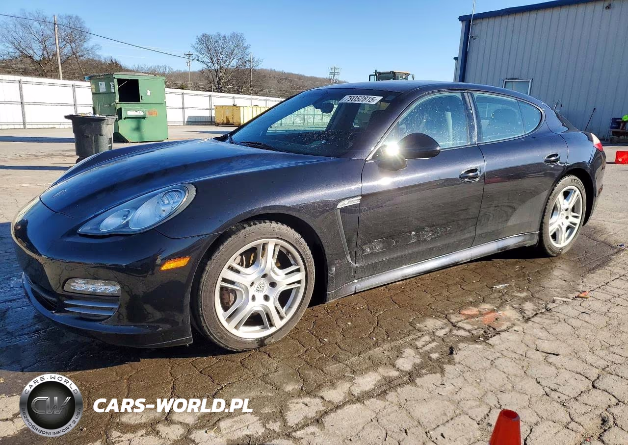 2011 Porsche Panamera 2