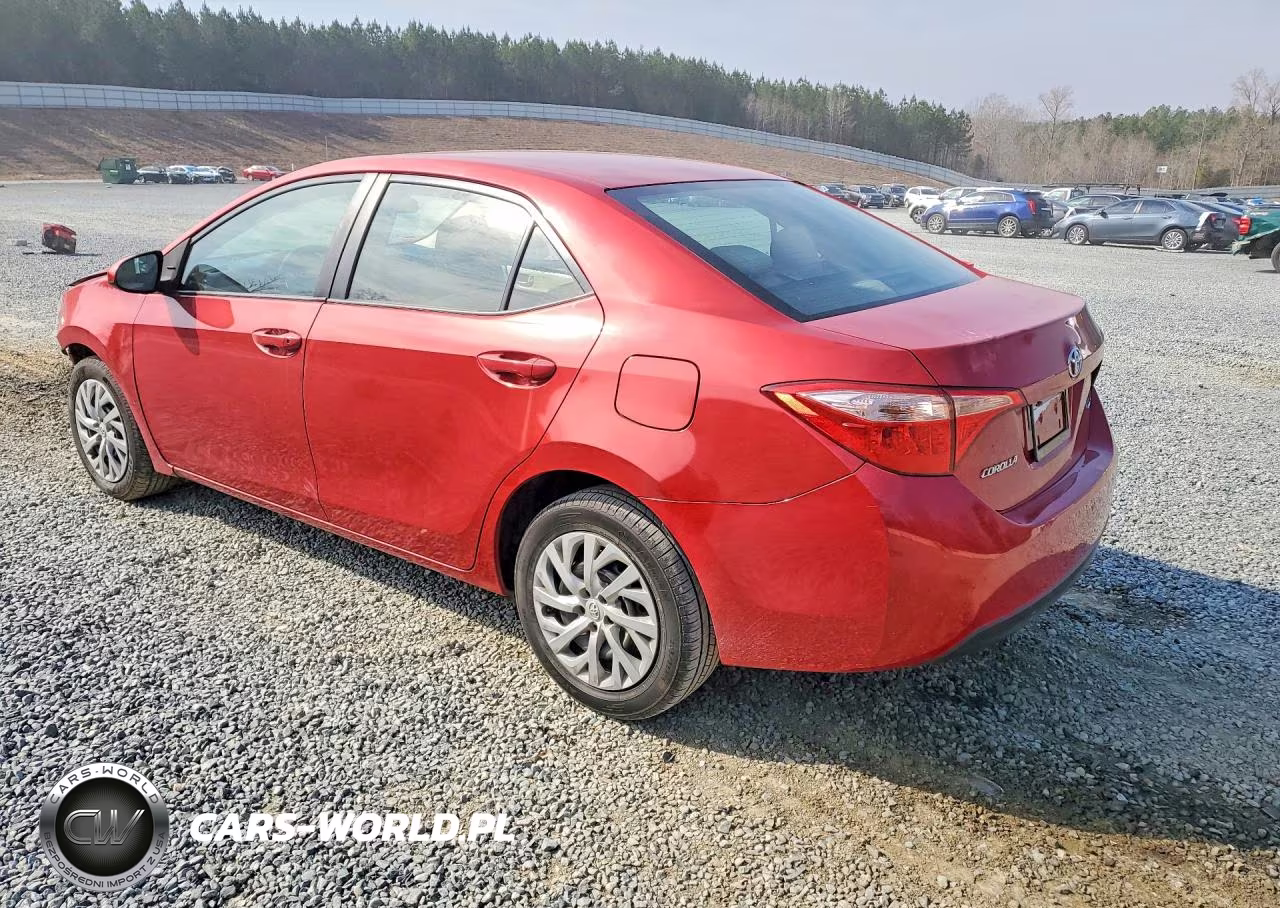 2018 Toyota Corolla Le VIN:5YFBURHE8JP775798 - 2