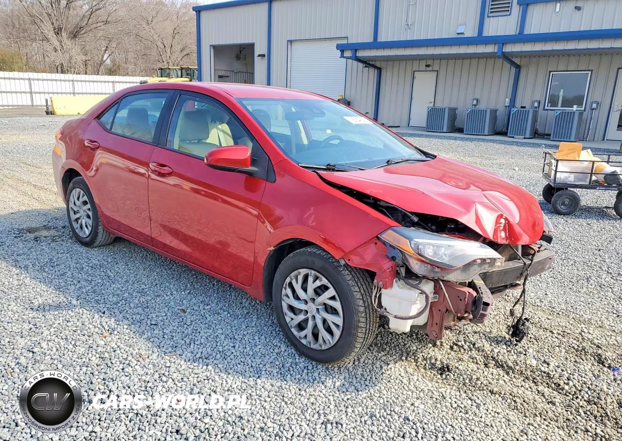 2018 Toyota Corolla Le VIN:5YFBURHE8JP775798 - 4