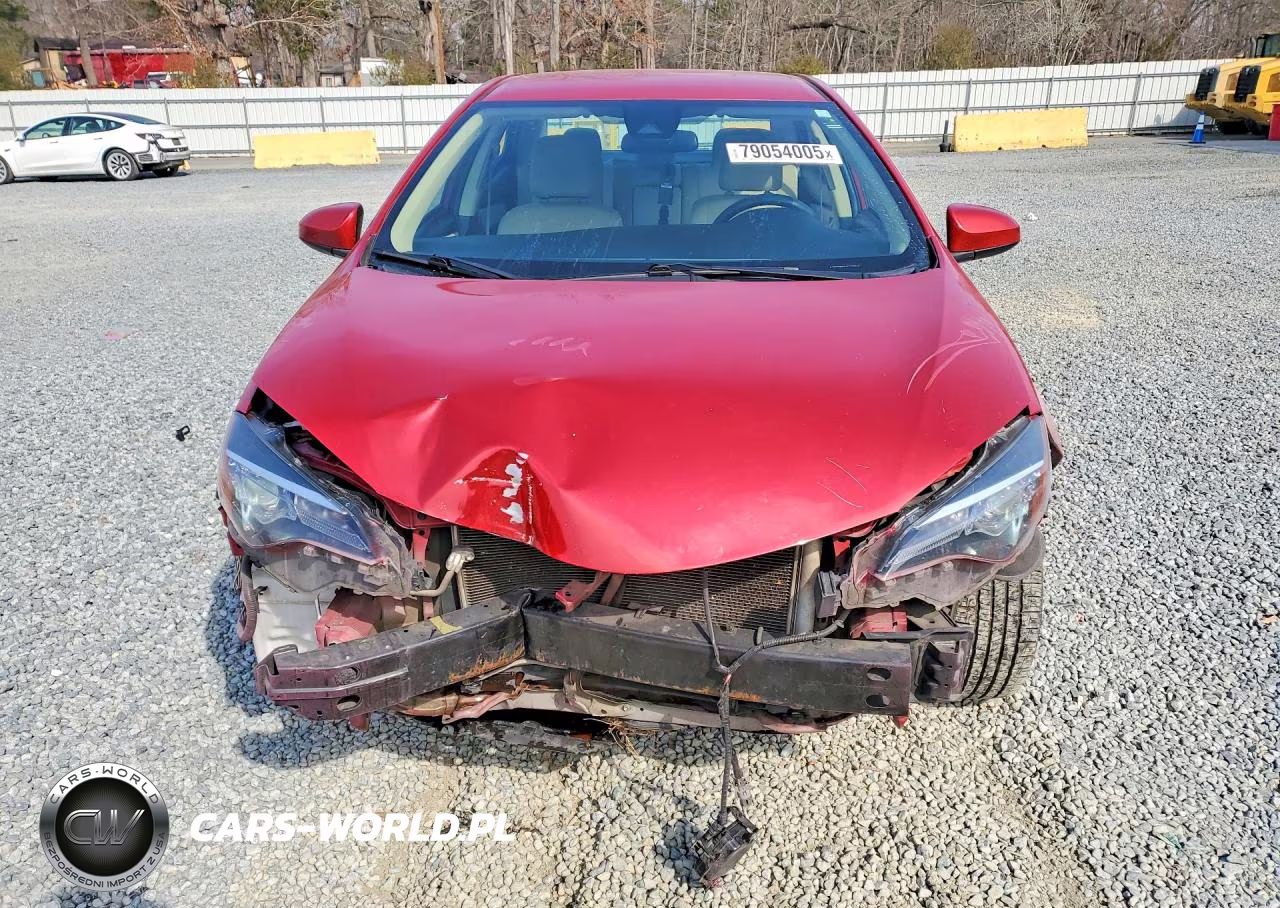 2018 Toyota Corolla Le VIN:5YFBURHE8JP775798 - 5