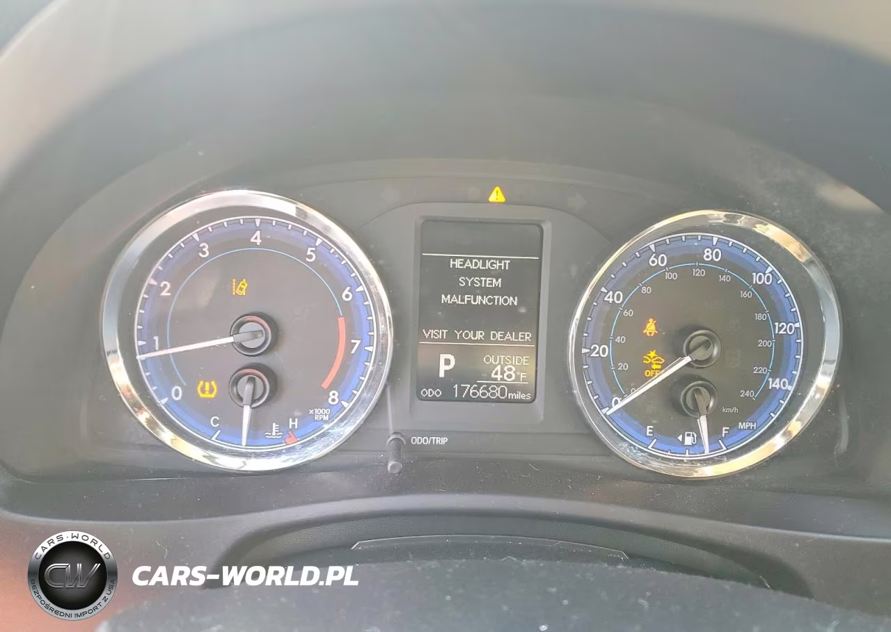 2018 Toyota Corolla Le VIN:5YFBURHE8JP775798 - 9