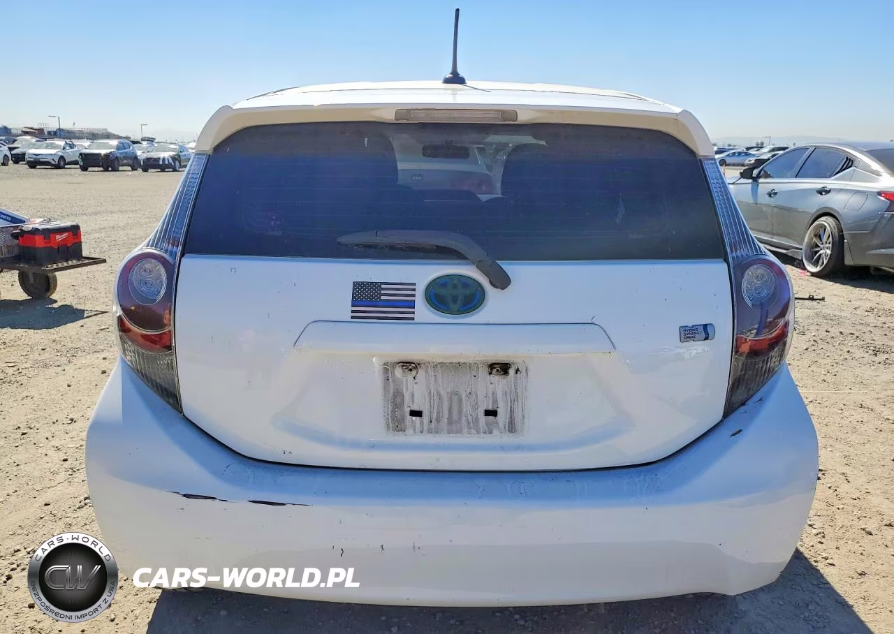 2013 Toyota Prius C Three VIN:JTDKDTB36D1050892 - 6