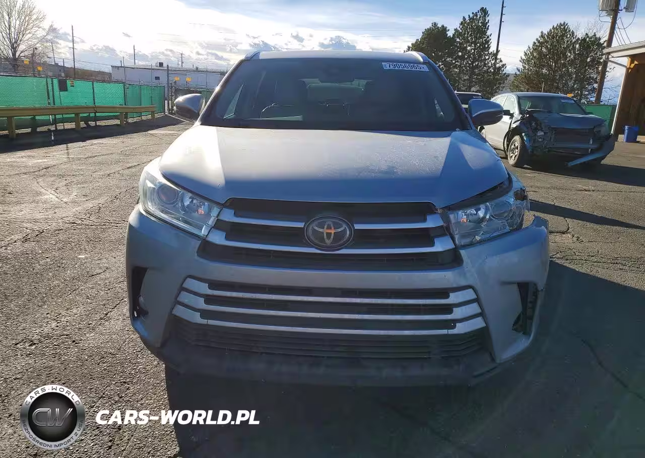 2017 Toyota Highlander Xle VIN:5TDKZRFH8HS511044 - 5