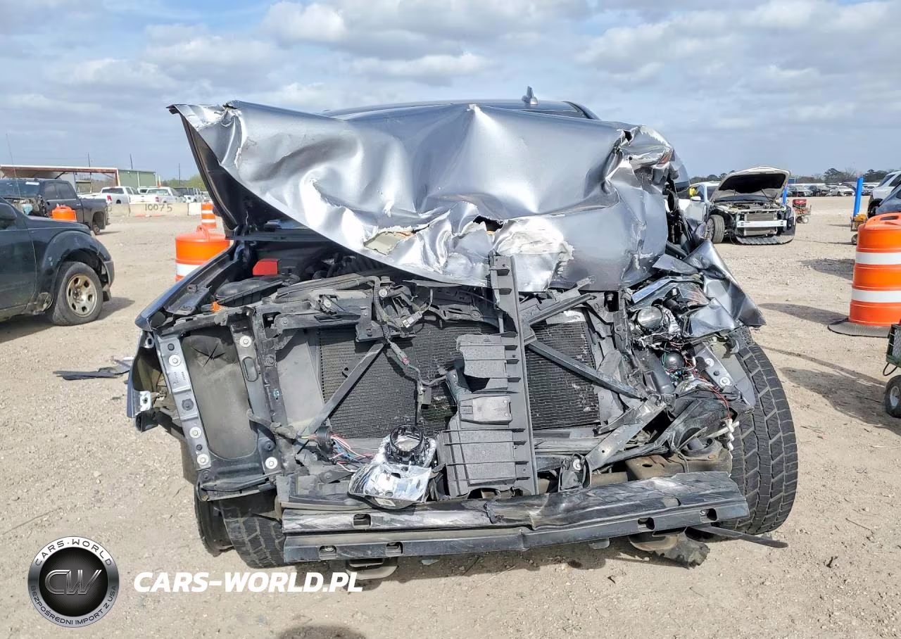 2018 Chevrolet Tahoe Lt VIN:1GNSCBKC0JR206006 - 5