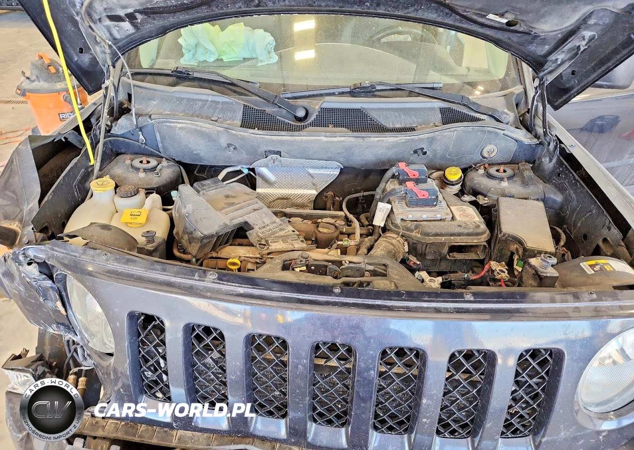 2015 Jeep Patriot Latitude VIN:1C4NJRFB8FD155381 - 12