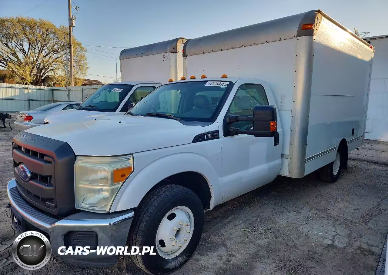 2013 Ford F350 Super Duty Box Truck