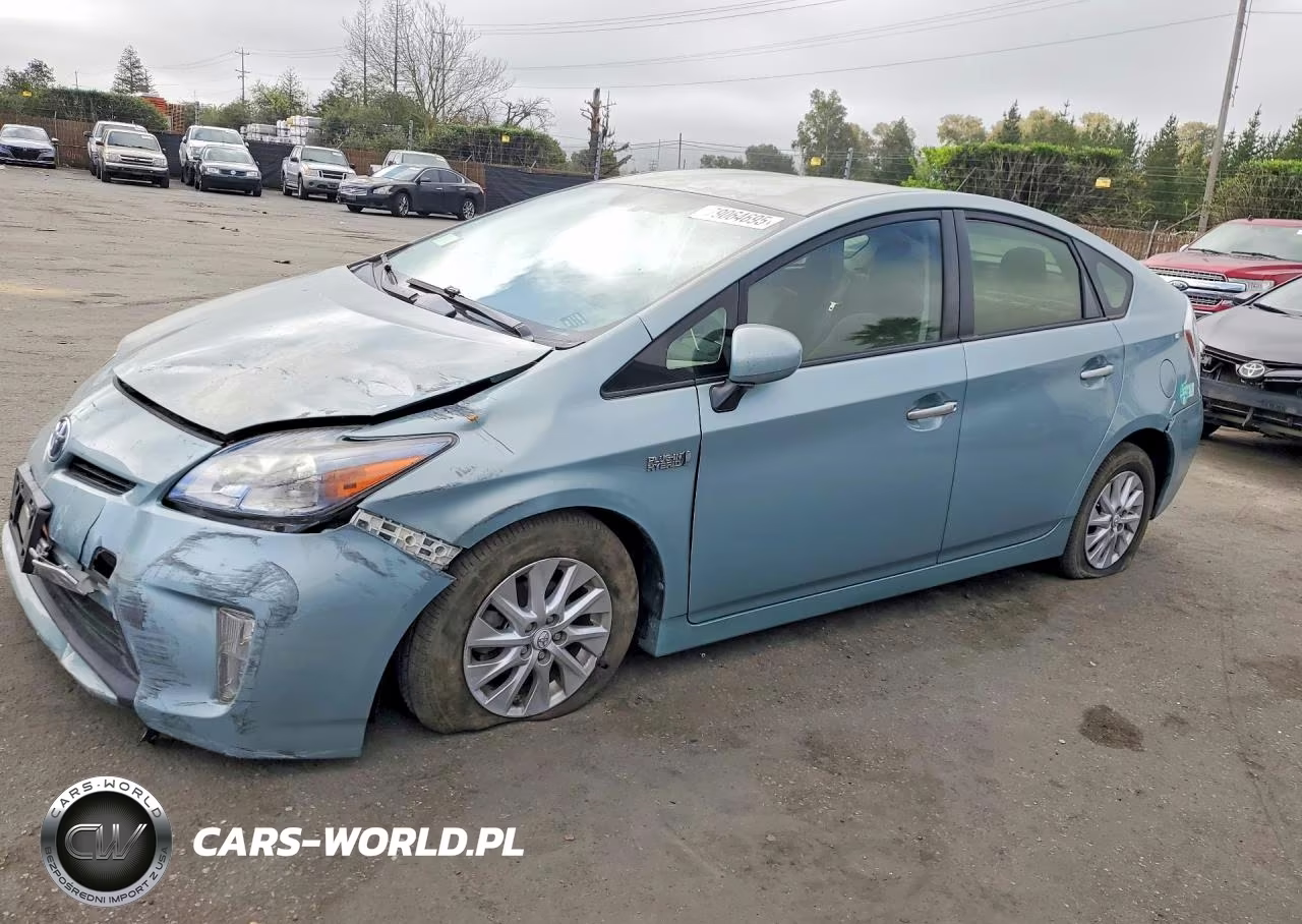 2014 Toyota Prius Plug-In Hybrid Base – zdjęcie 1 z 12