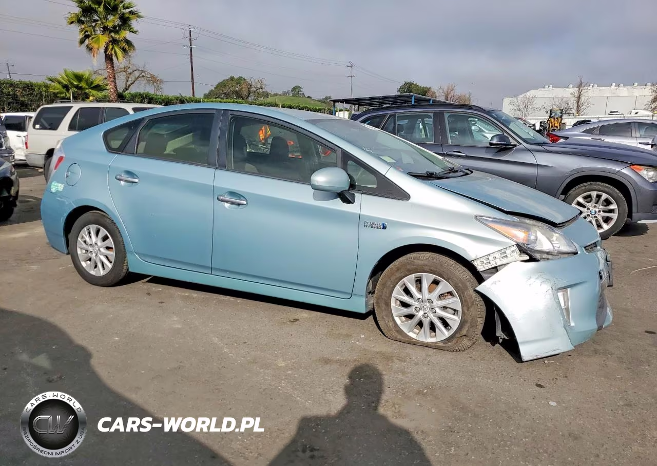 2014 Toyota Prius Plug-In Hybrid Base VIN:JTDKN3DP0E3062152 - 4