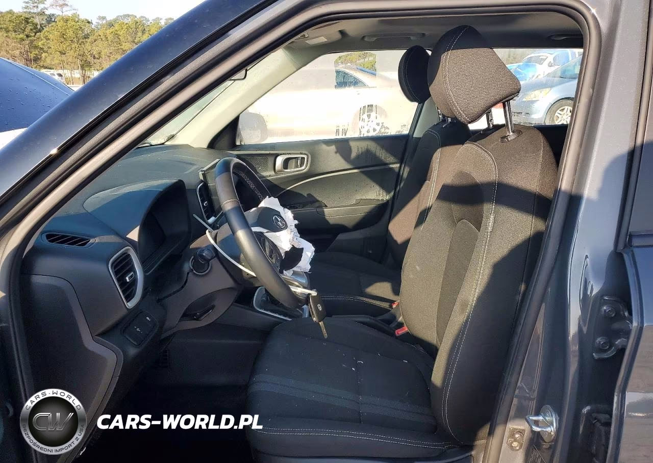 2023 Hyundai Venue Sel VIN:KMHRC8A38PU272834 - 7