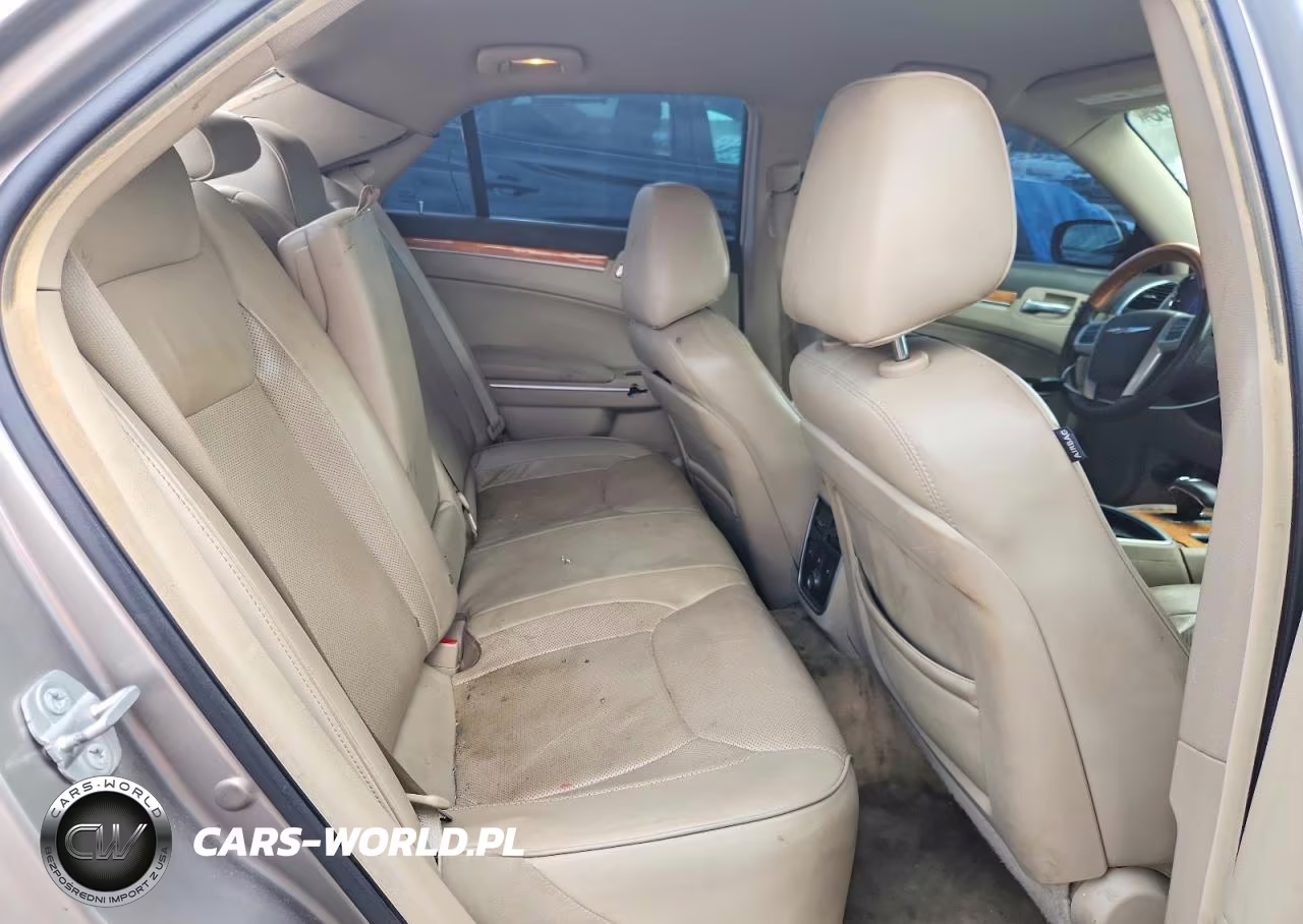 2014 Chrysler 300C VIN:2C3CCAEGXEH222312 - 10