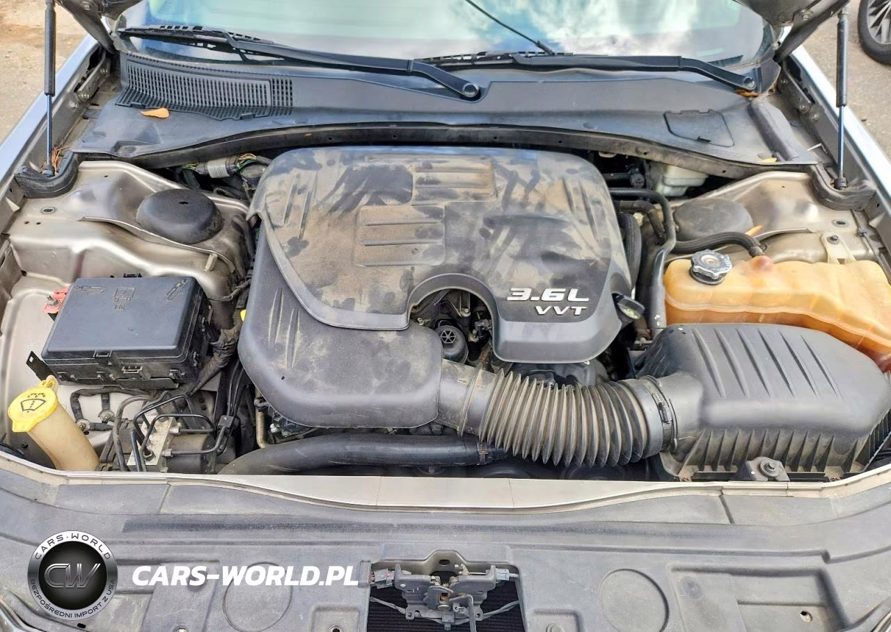 2014 Chrysler 300C VIN:2C3CCAEGXEH222312 - 11