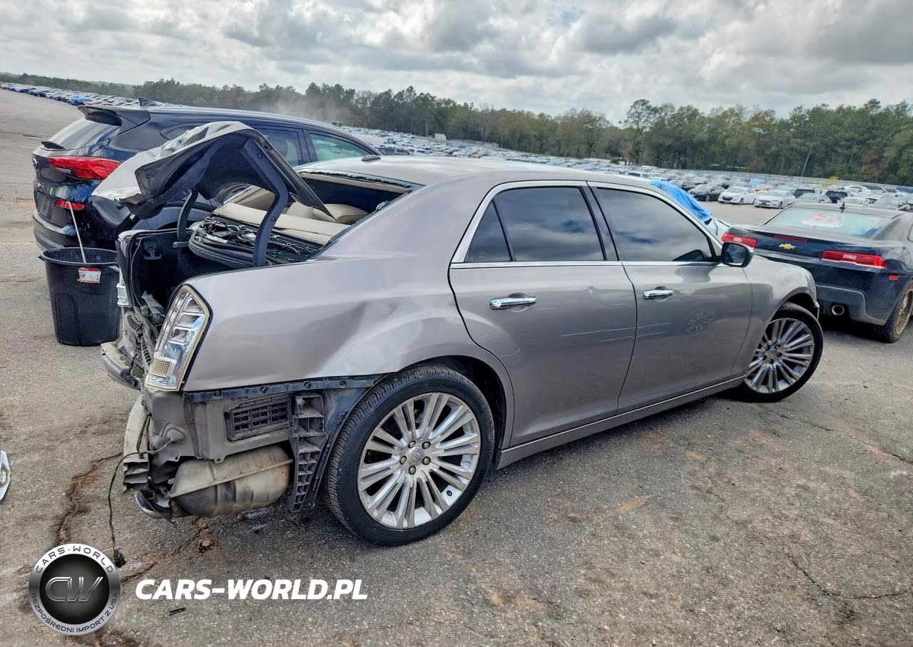 2014 Chrysler 300C VIN:2C3CCAEGXEH222312 - 3