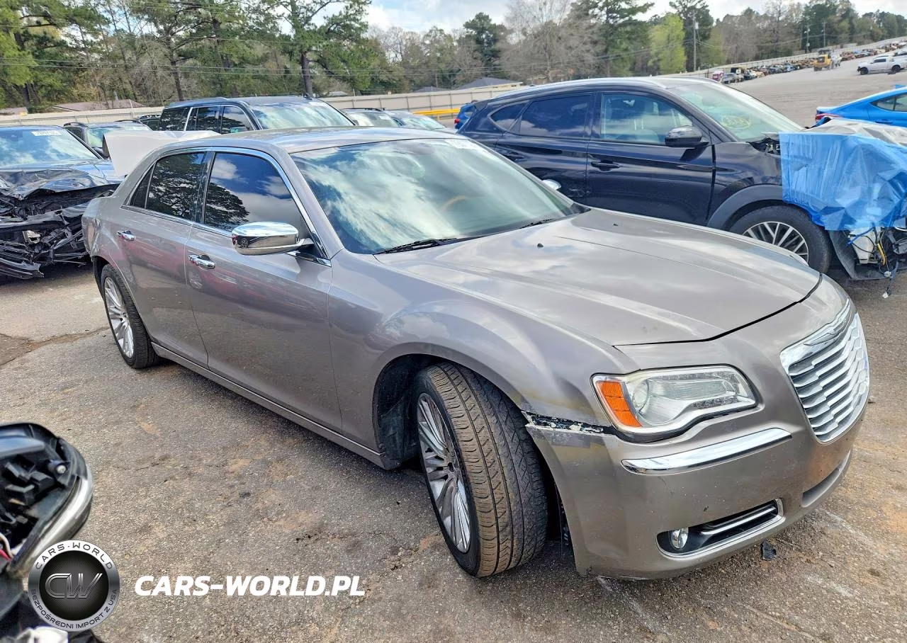 2014 Chrysler 300C VIN:2C3CCAEGXEH222312 - 4