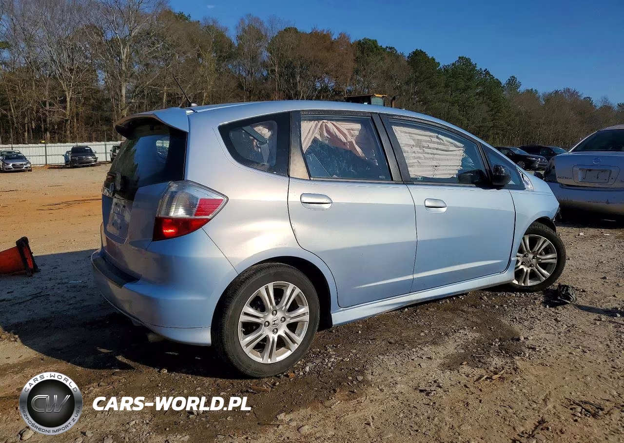 2009 Honda Fit Sport VIN:JHMGE884X9C002421 - 3