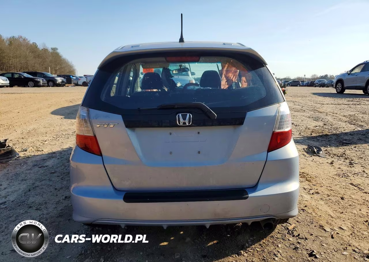 2009 Honda Fit Sport VIN:JHMGE884X9C002421 - 6