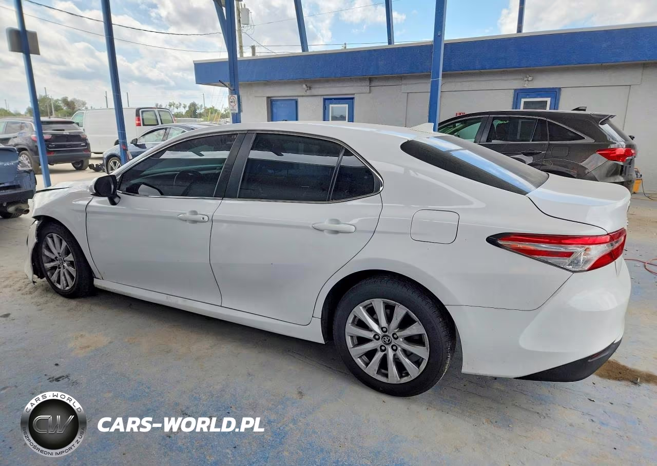 2019 Toyota Camry Le VIN:4T1B11HKXKU791520 - 2