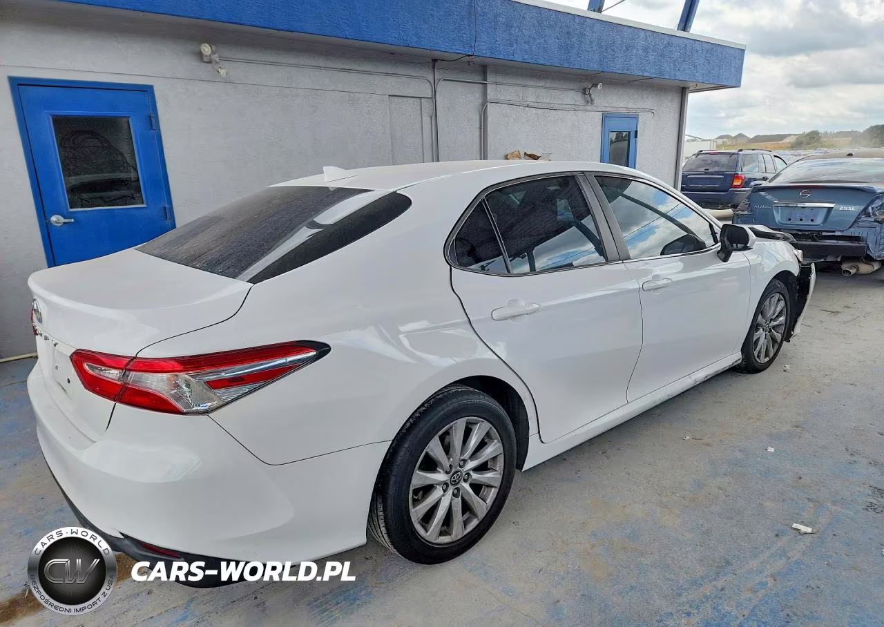 2019 Toyota Camry Le VIN:4T1B11HKXKU791520 - 3
