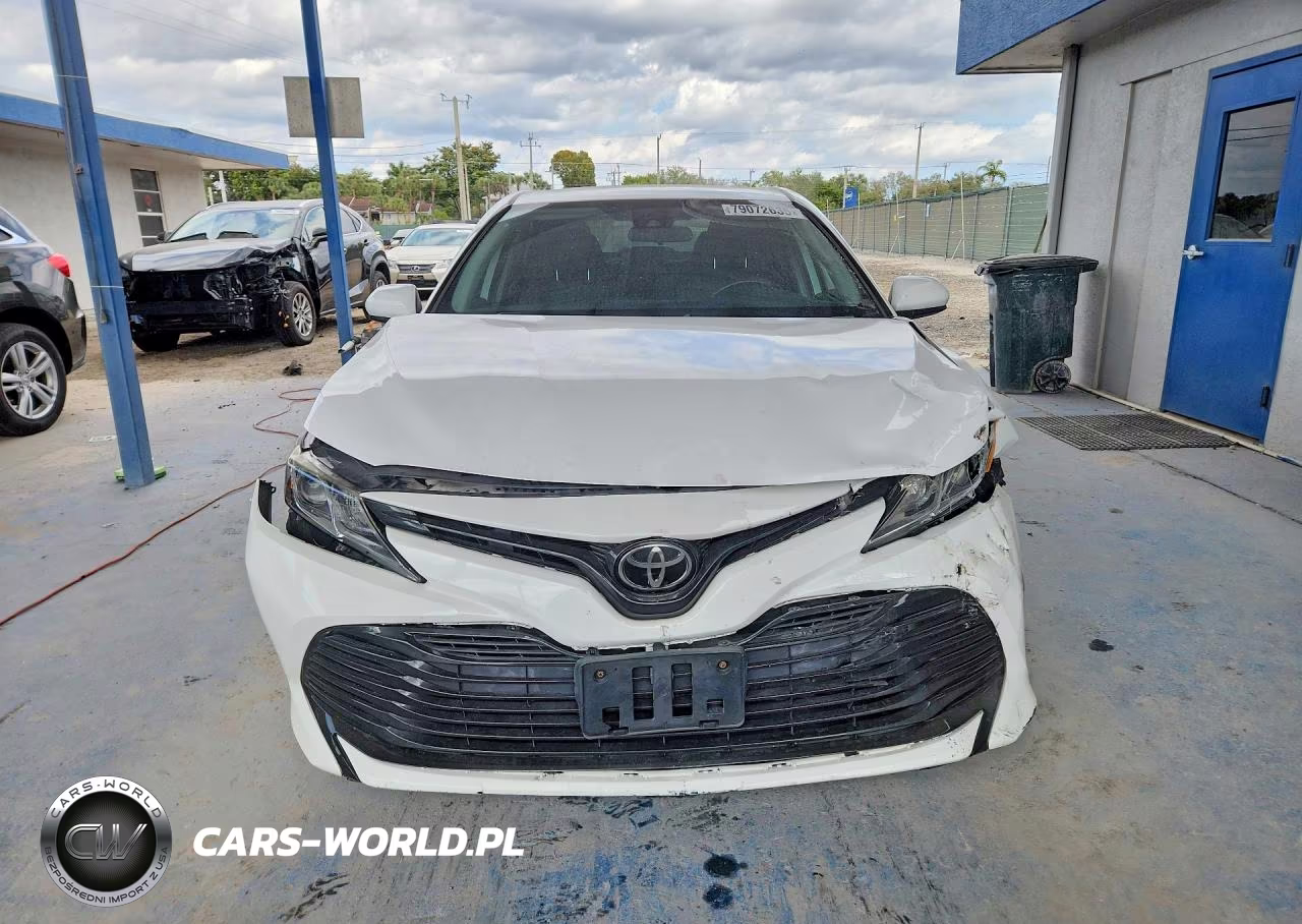2019 Toyota Camry Le VIN:4T1B11HKXKU791520 - 5