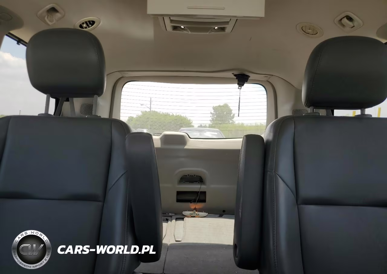 2010 Volkswagen Routan Se VIN:2V4RW3D18AR295615 - 10