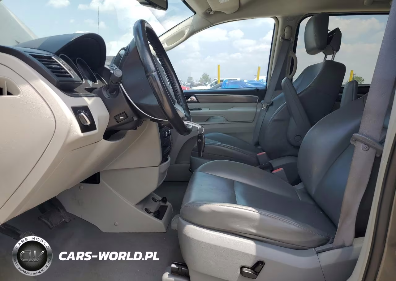 2010 Volkswagen Routan Se VIN:2V4RW3D18AR295615 - 7