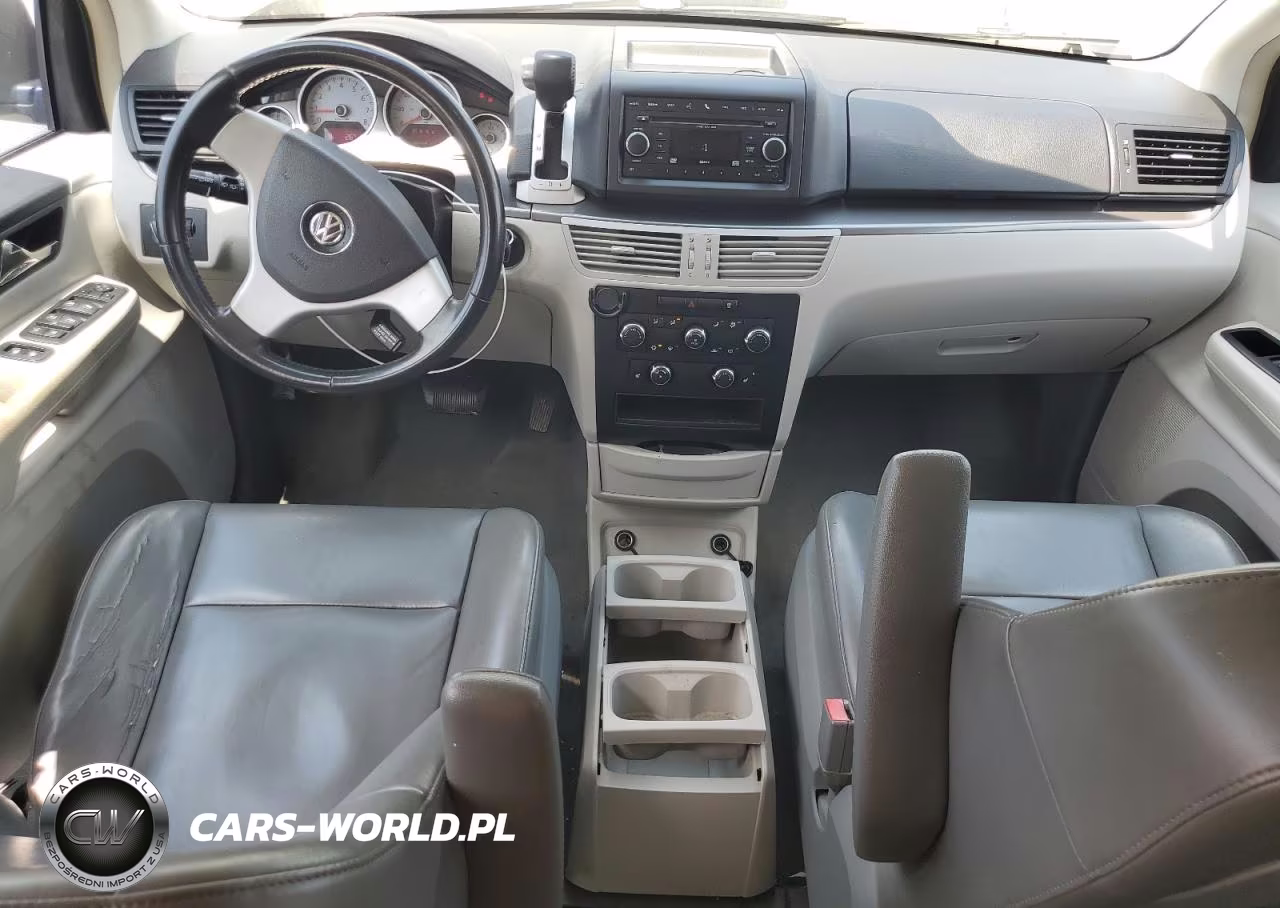 2010 Volkswagen Routan Se VIN:2V4RW3D18AR295615 - 8