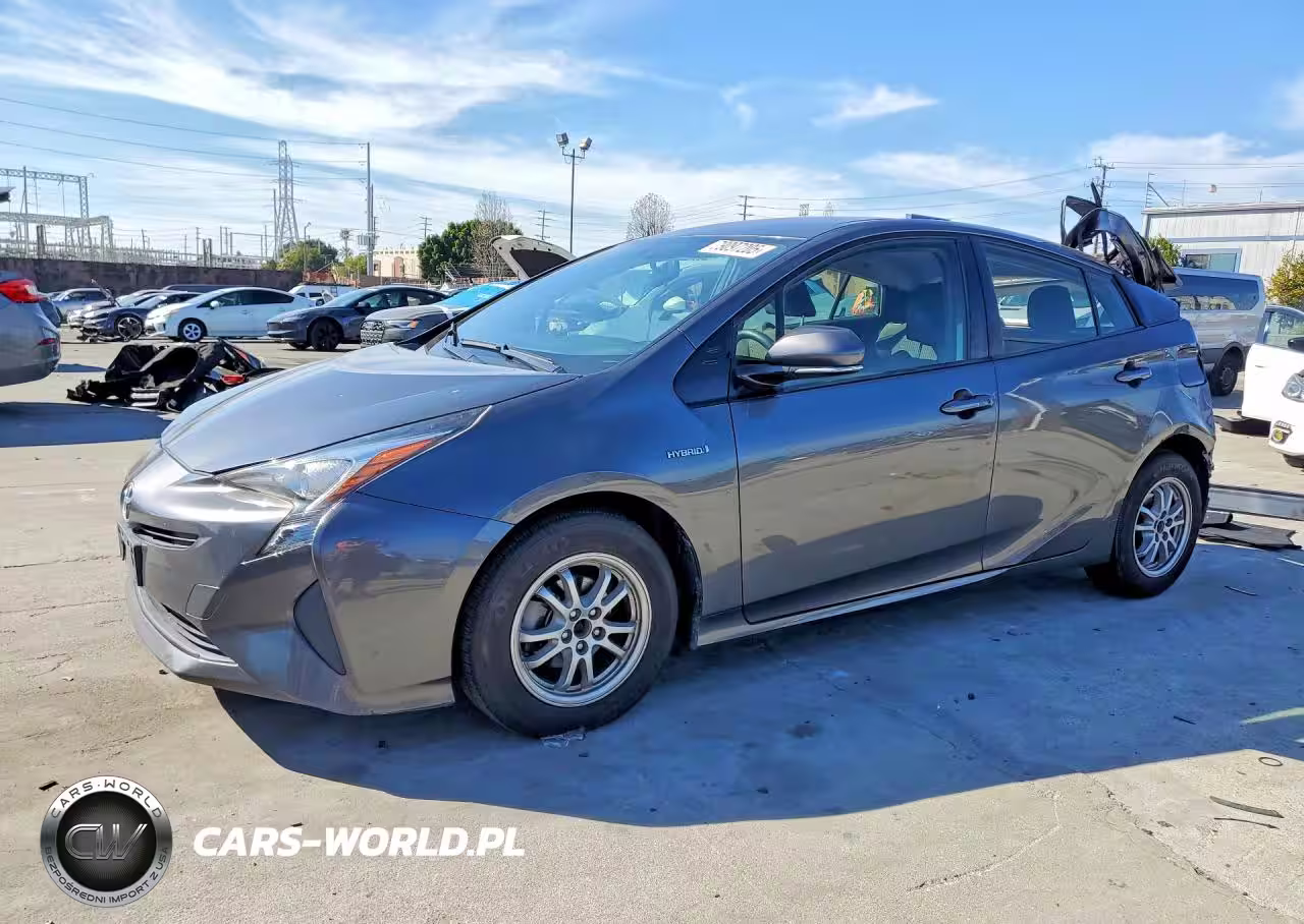 2016 Toyota Prius Three