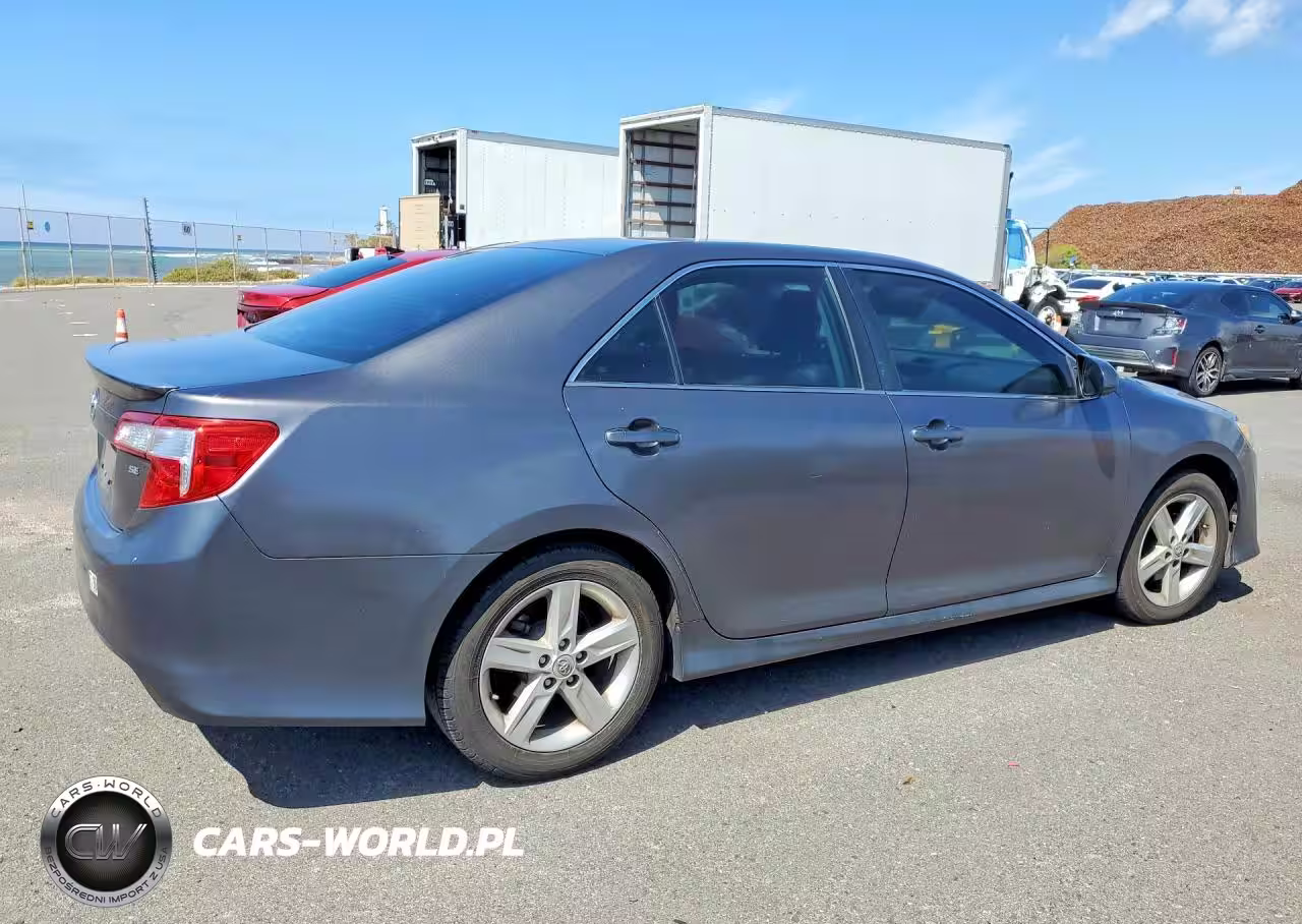 2014 Toyota Camry L VIN:4T1BF1FK2EU773702 - 3
