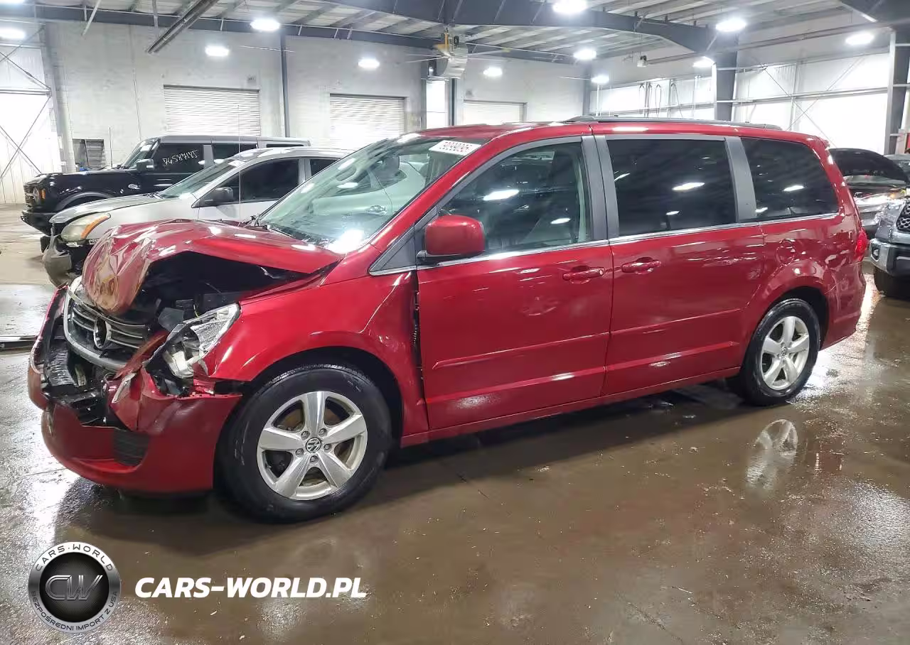 2011 Volkswagen Routan Se