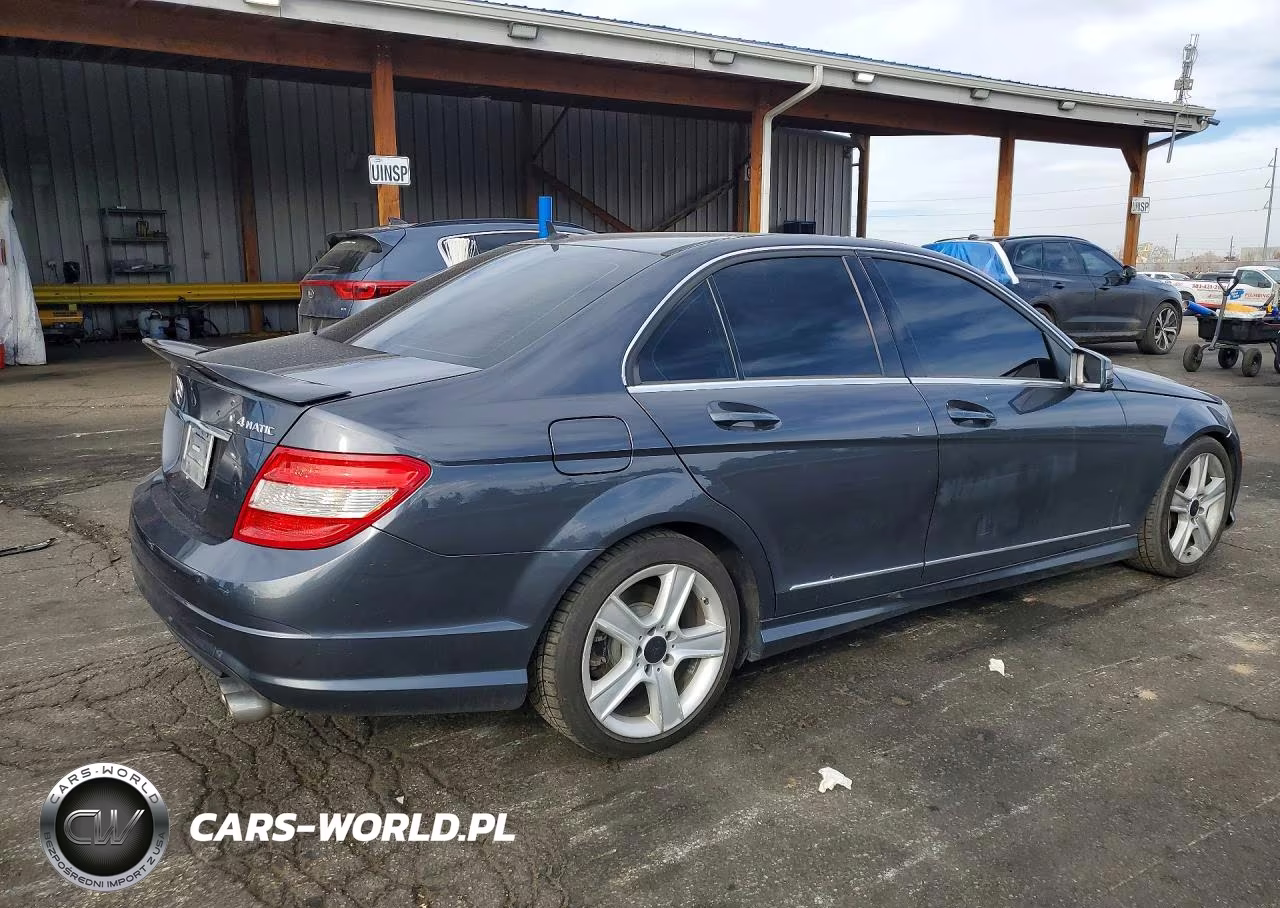 2011 Mercedes-Benz C 300 4Matic VIN:WDDGF8BB3BR135276 - 3