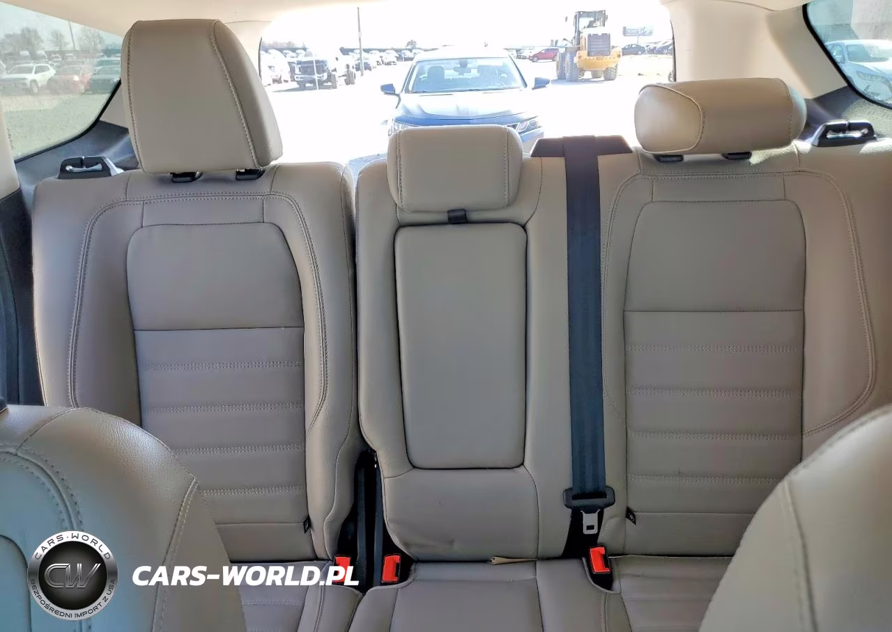 2019 Ford Escape Titanium VIN:1FMCU9J91KUB94581 - 10