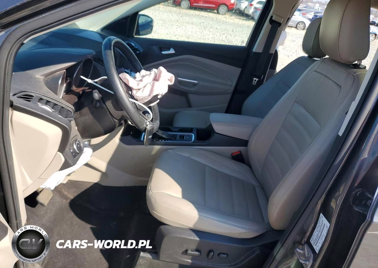 2019 Ford Escape Titanium VIN:1FMCU9J91KUB94581 - 7
