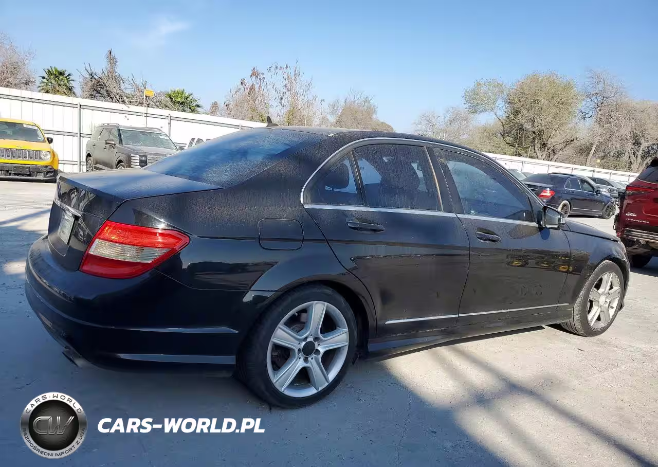 2011 Mercedes-Benz C 300 VIN:WDDGF5EB2BF635666 - 3