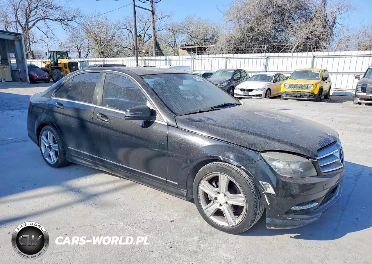 2011 Mercedes-Benz C 300 VIN:WDDGF5EB2BF635666 - 4