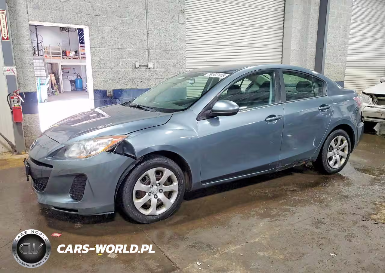 2013 Mazda 3 I