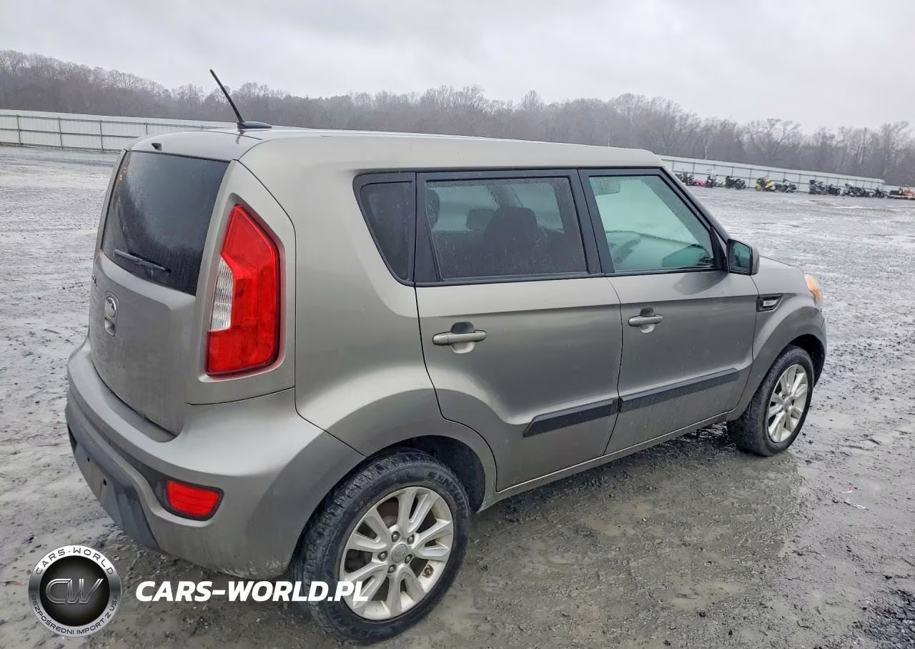 2013 Kia Soul Base VIN:KNDJT2A56D7585746 - 3