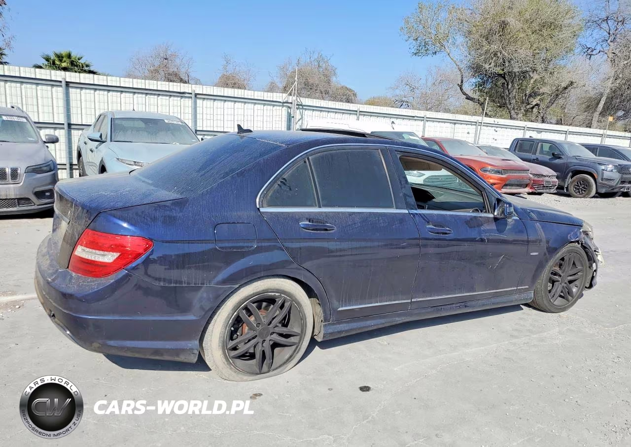2012 Mercedes-Benz C 250 VIN:WDDGF4HB8CR217649 - 3