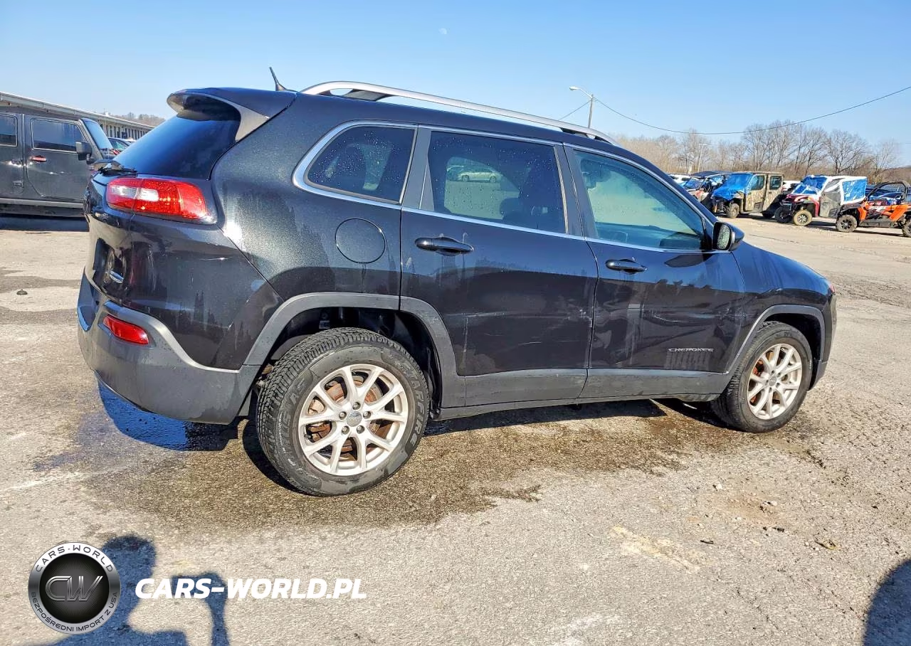 2015 Jeep Cherokee Latitude VIN:1C4PJLCB7FW507428 - 3