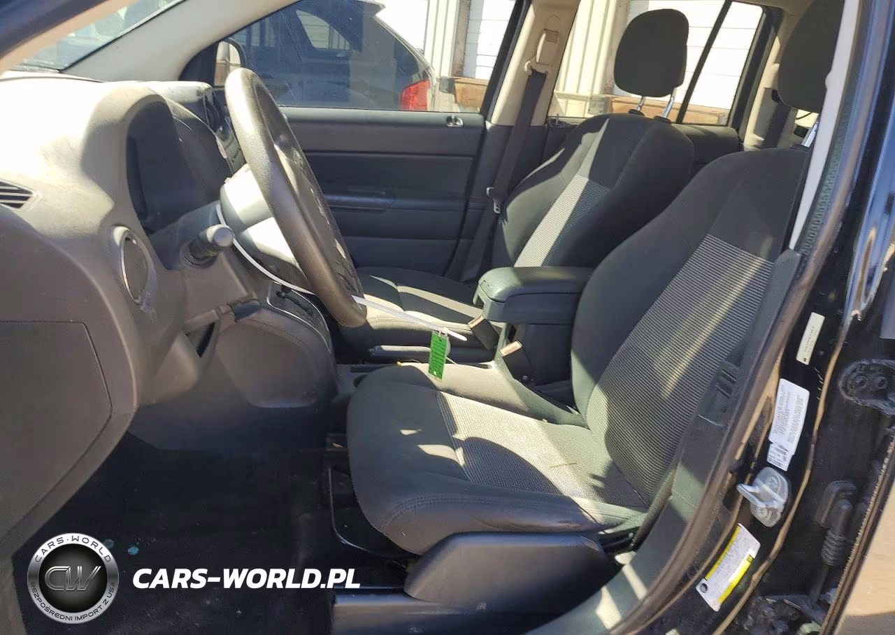 2014 Jeep Compass Sport VIN:1C4NJCBA9ED844810 - 7