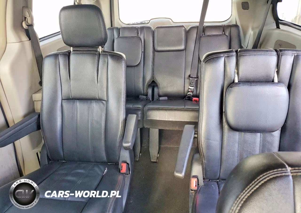 2013 Chrysler Town & Country Touring VIN:2C4RC1BG8DR674262 - 10