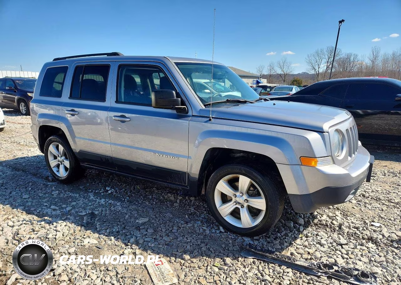 2016 Jeep Patriot Latitude VIN:1C4NJPFA9GD582212 - 4
